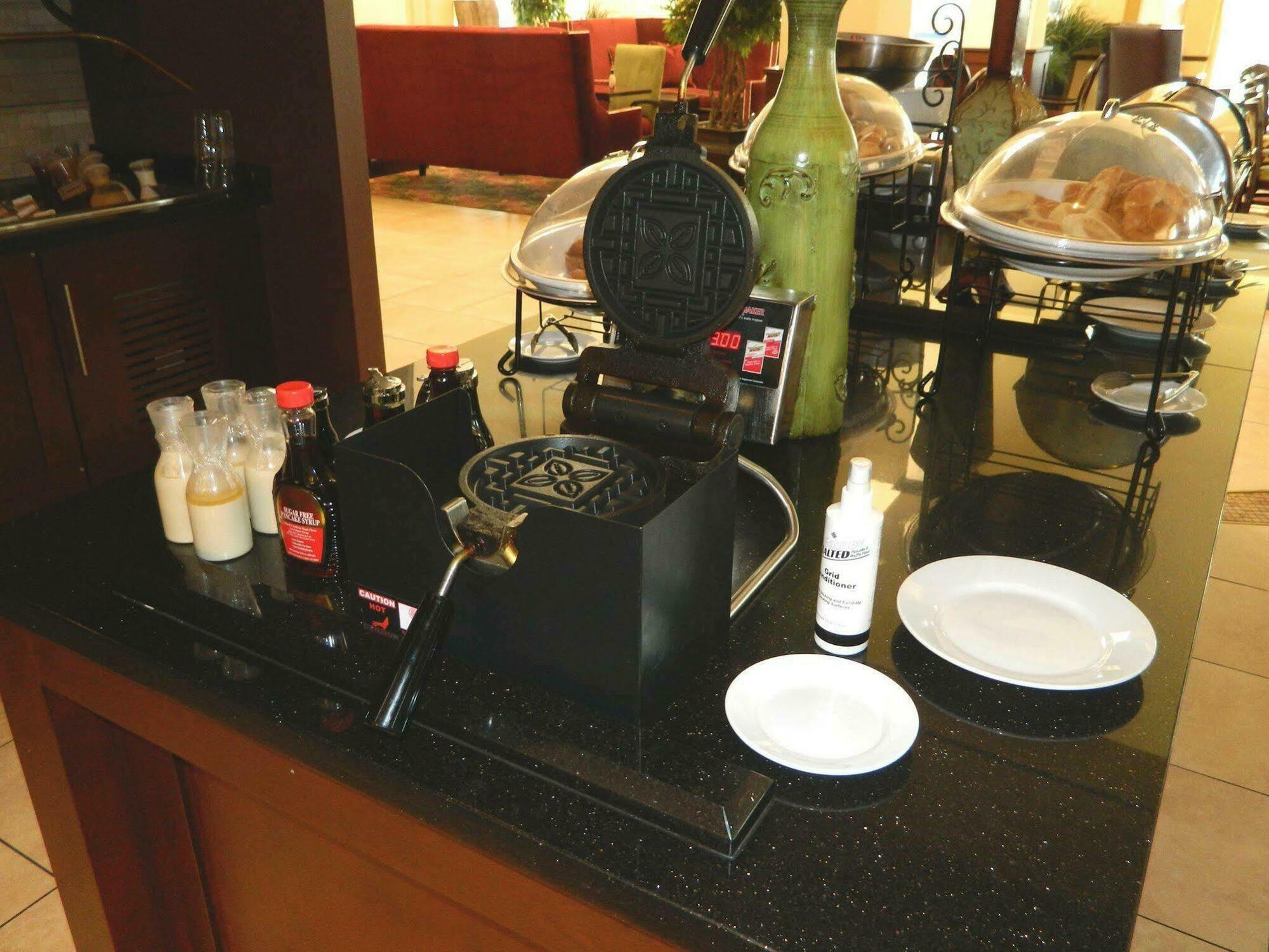 Hilton Garden Inn אודסה מראה חיצוני תמונה